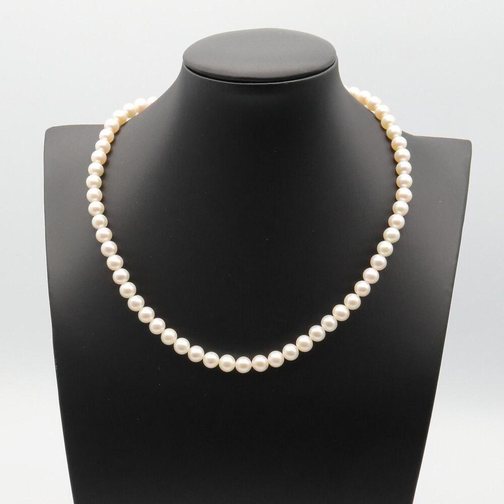 TIFFANY White Pearl Necklace - Picture 6 of 7